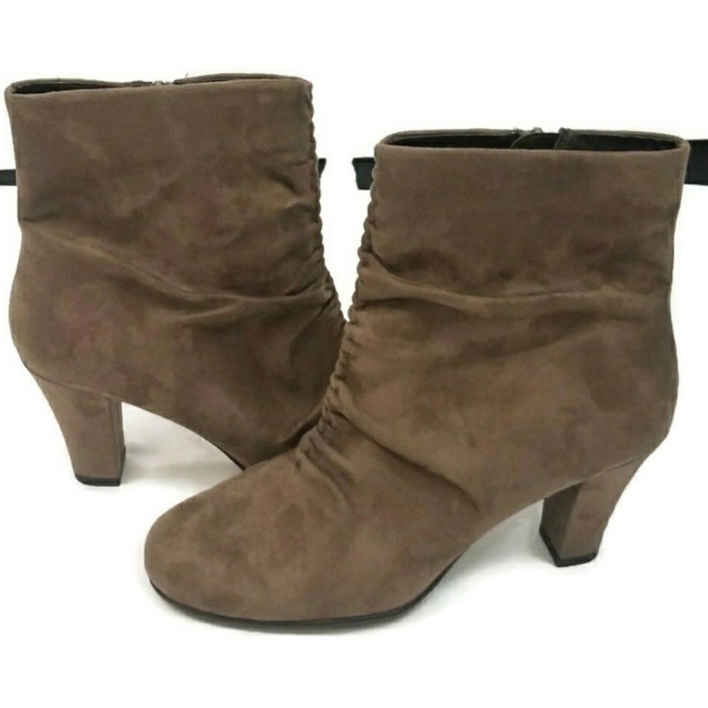 Aerosoles Women's Good Role Slouchy Booties Black